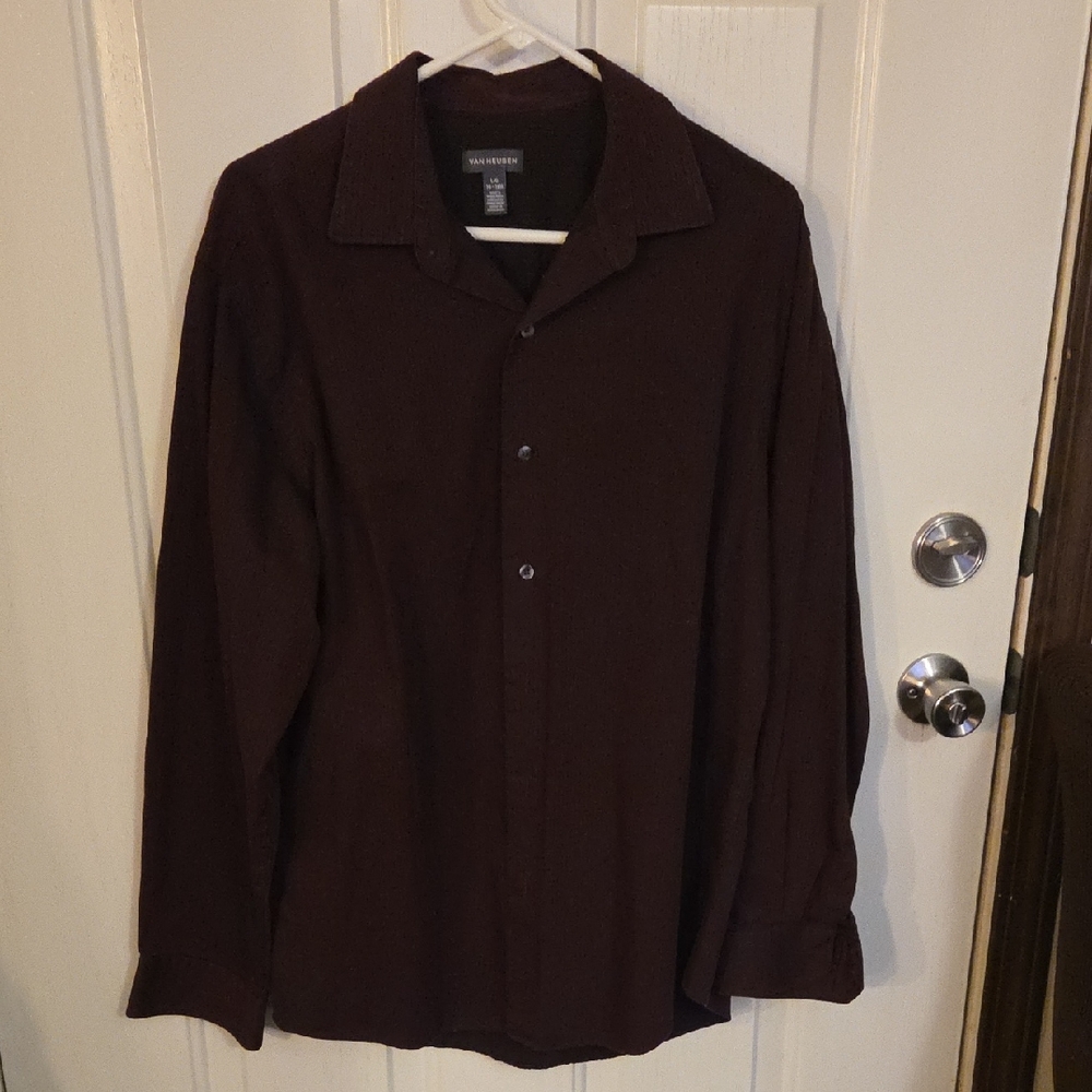 Van Heusen Men's  Burgundy Button-Up  Size Large